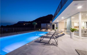 Nice home in Klis with Outdoor swimming pool, WiFi and 3 Bedrooms